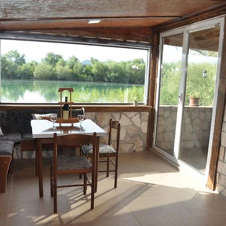 Skadar Lake House เวียร์ปาซาร์ ภายนอก รูปภาพ