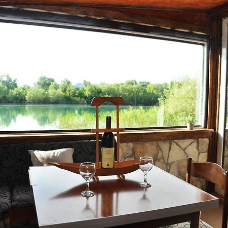 Skadar Lake House เวียร์ปาซาร์ ภายนอก รูปภาพ