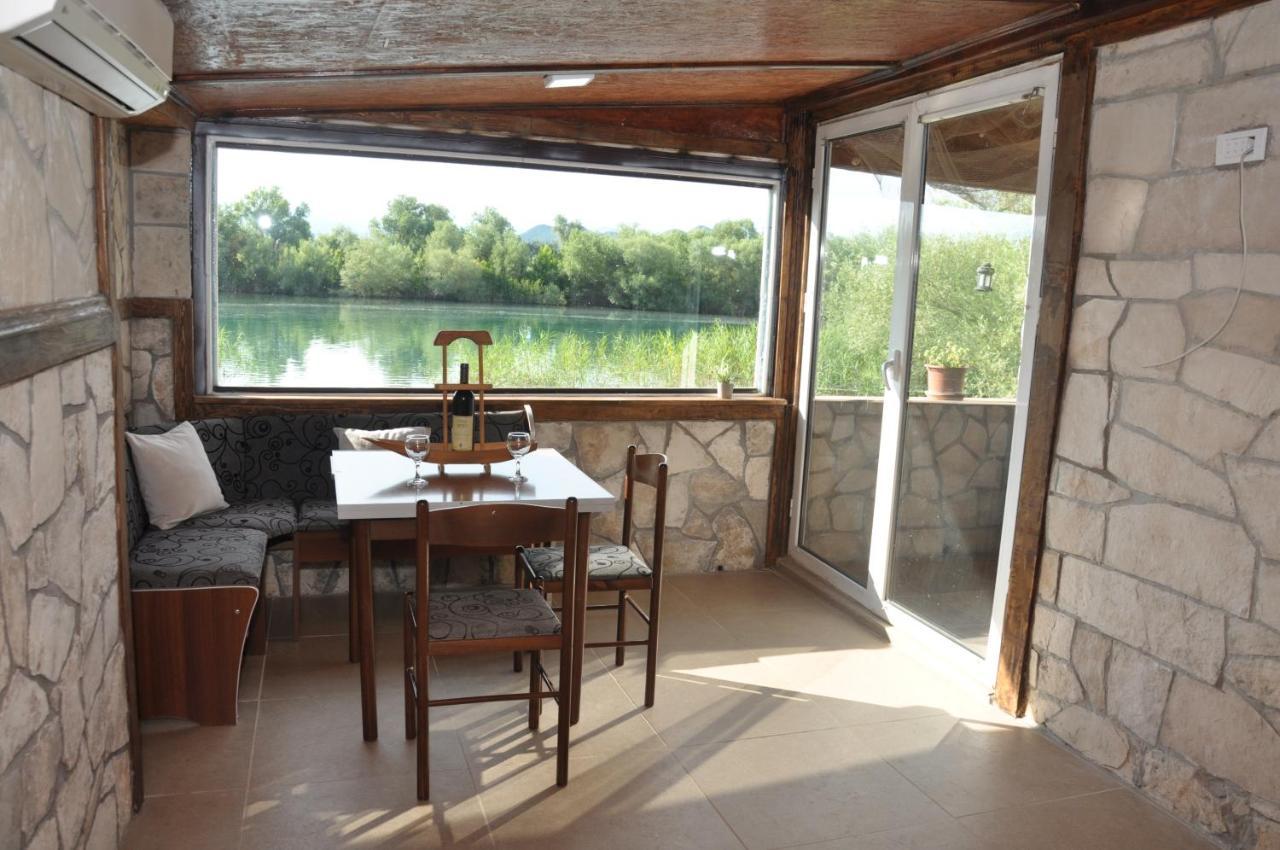 Skadar Lake House เวียร์ปาซาร์ ภายนอก รูปภาพ