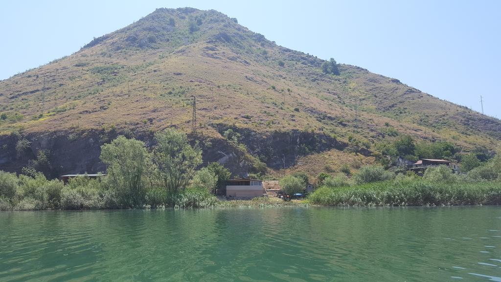 Skadar Lake House เวียร์ปาซาร์ ภายนอก รูปภาพ
